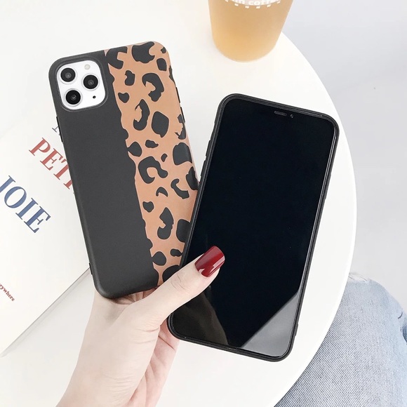 iPhone 11 Pro Case Black Leopard - Picture 2 of 3